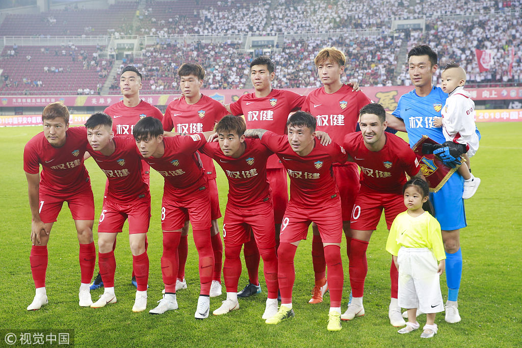 迈阿密国际主场优势分析：决赛单场定胜负，主场草皮契合战术发挥（迈阿密国际主场加成解读：决赛一战定冠军，草皮条件更匹配战术执行）