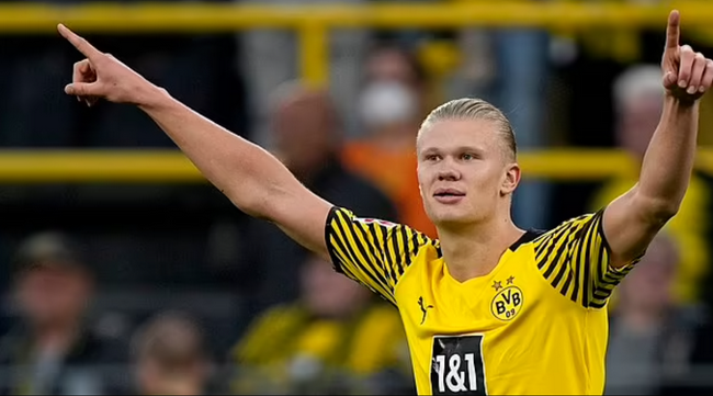 健身教练转行短跑选手拿下银牌刀锋战士减重几十公斤拿下银牌（前健身教练化身“刀锋战士”，减重数十公斤勇夺短跑银牌）