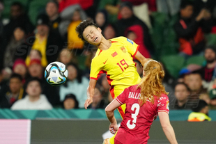 德甲官博祝贺邵佳一：期待邵佳一带领中国国家队走向更高舞台（德甲官博贺邵佳一：期待他率国足登上更高舞台）