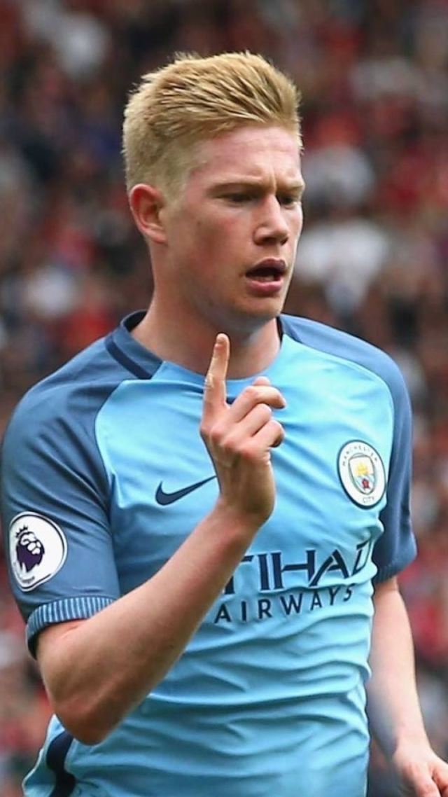 没有技巧全是感情，弗兰克告别演讲深情演唱《月亮代表我的心》（弗兰克告别演讲：不靠技巧，深情献唱《月亮代表我的心）