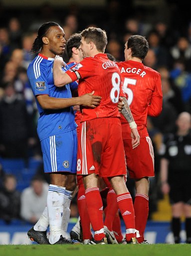 心念老东家！奥斯卡社媒晒照观看海港vs柔佛亚冠比赛（奥斯卡社媒晒照观海港vs柔佛亚冠，心系老东家）