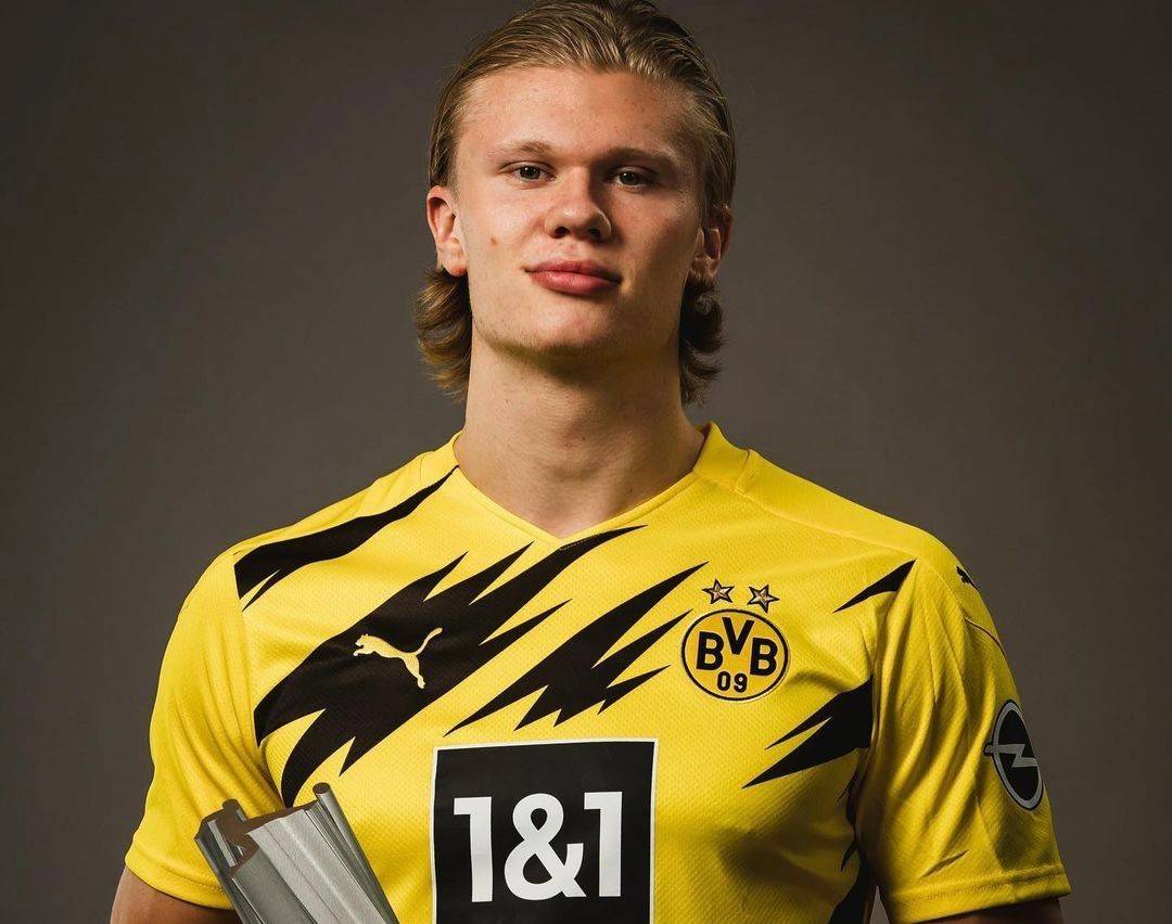 传闻：曼联、罗马和斯图加特也在关注18岁昂热前锋谢里夫（曝18岁昂热前锋谢里夫获曼联、罗马与斯图加特关注）