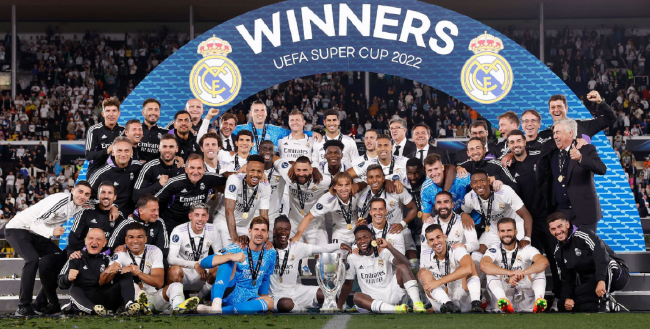 西蒙斯无球可打却成打工人天花板（无球可上场的西蒙斯，却活成了打工人天花板）