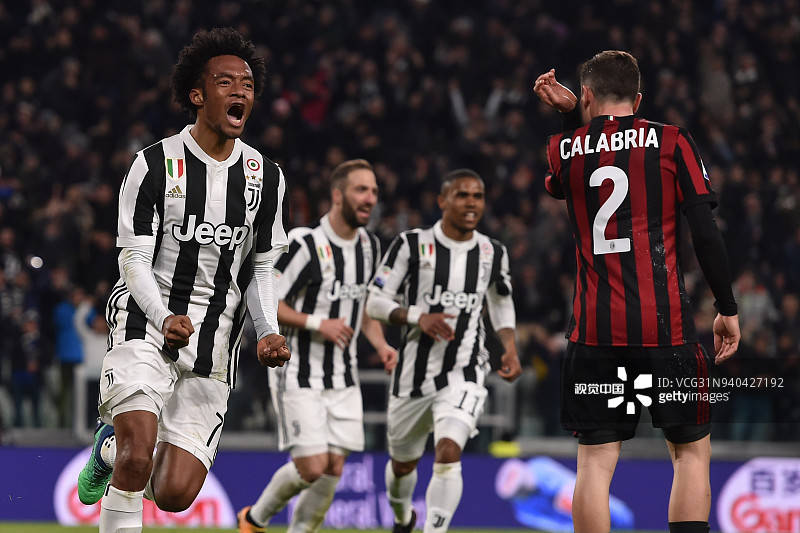 CBA：深圳男篮三分火力全开 主场击败上海（CBA：深圳三分如雨，主场力克上海队）